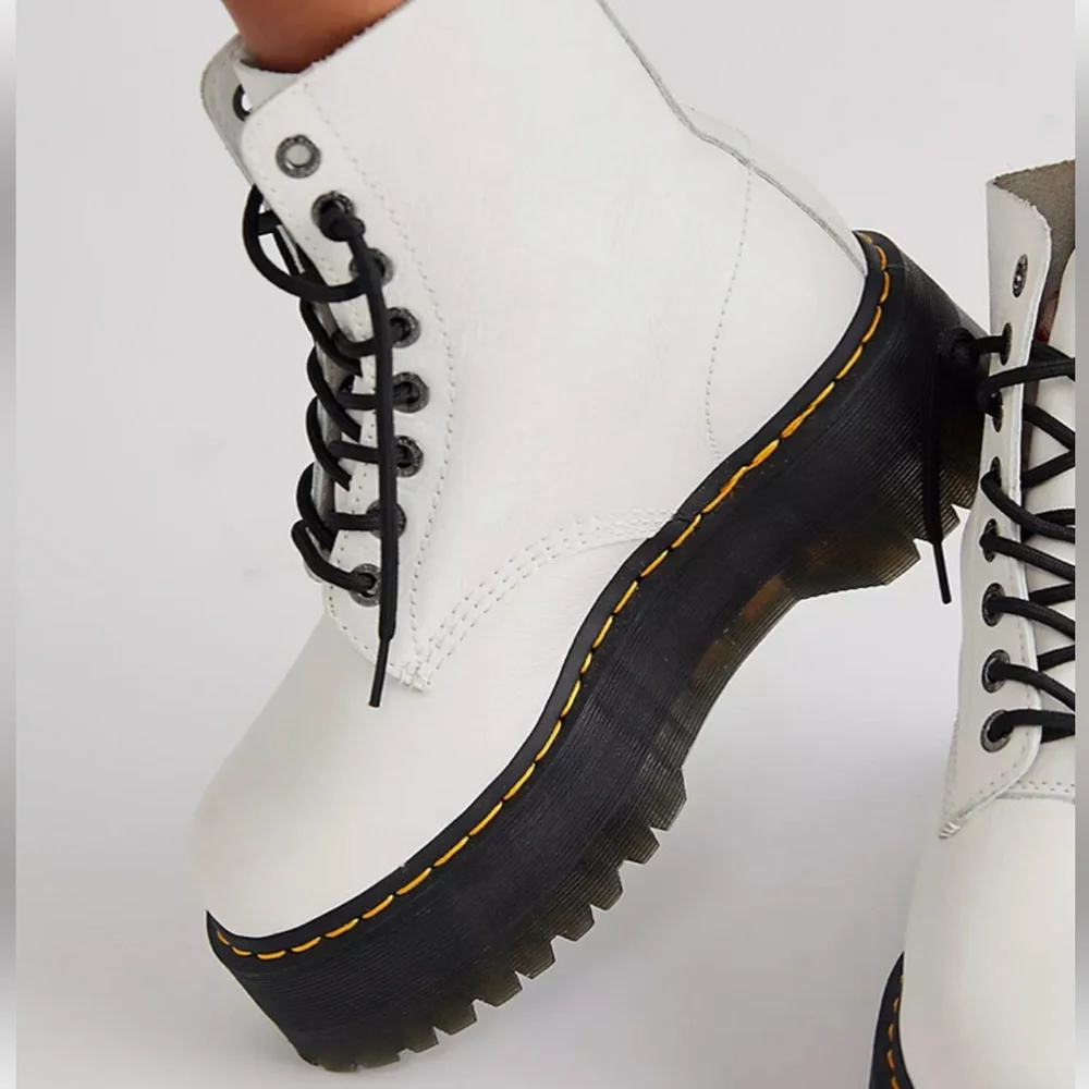 DR. MARTENS 1460 Pascal Max Platform Combat Boots WHITE size 8 NEW! - Picture 2 of 2